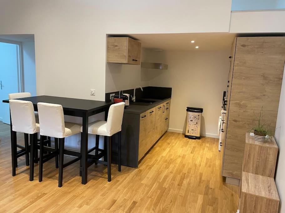 Appartement Atypique Et Fraichement Renove Saint-Vallier  Buitenkant foto